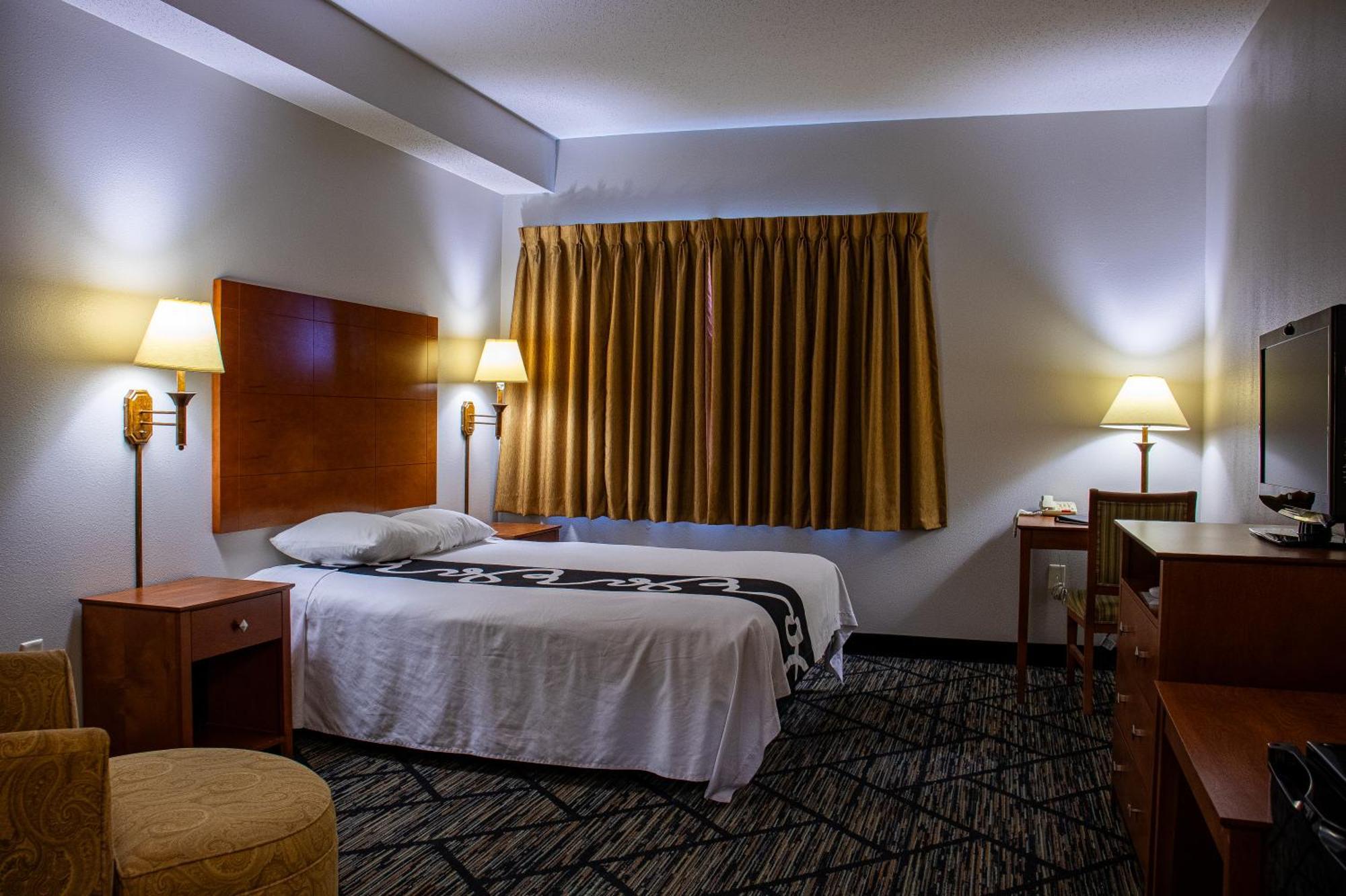 Belva Deer Inn Sigourney Buitenkant foto